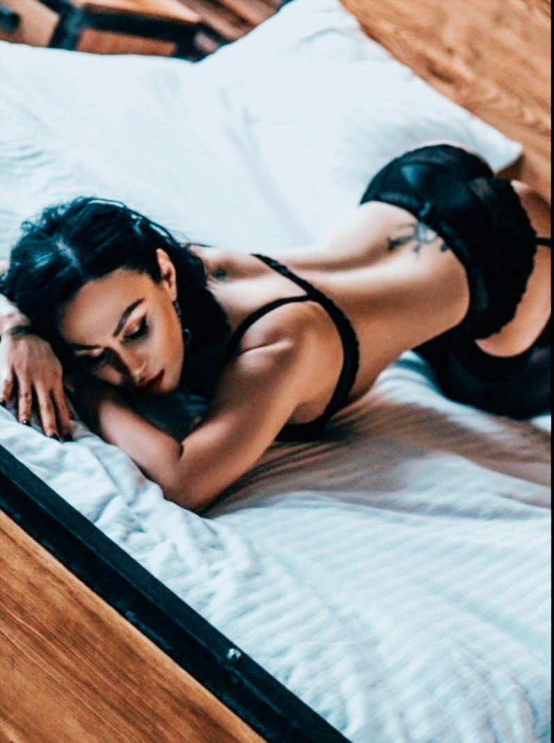 Эскорт Алина 26 лет сделает с удовольствием окончание в рот и пригласит к себе