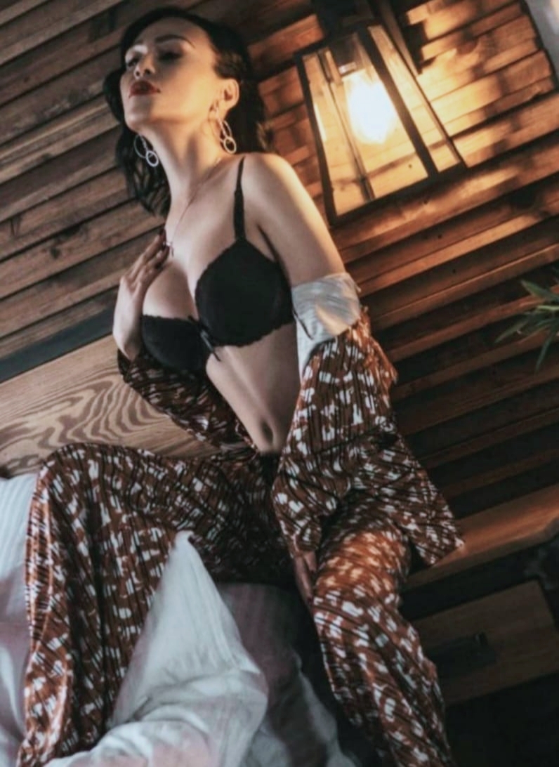 Массажистка Алина с 3 размером груди сделает нежно классический секс и позовет в гости в Любой район