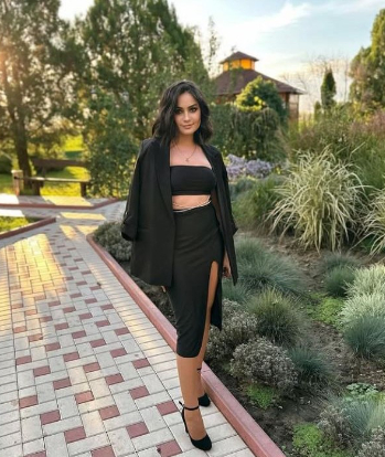 Эскорт ВЕРОНИКА ИСКУШЕННАЯ с 1 размером груди сделает профессионально фетиш и пригласит к себе в Район - Центр