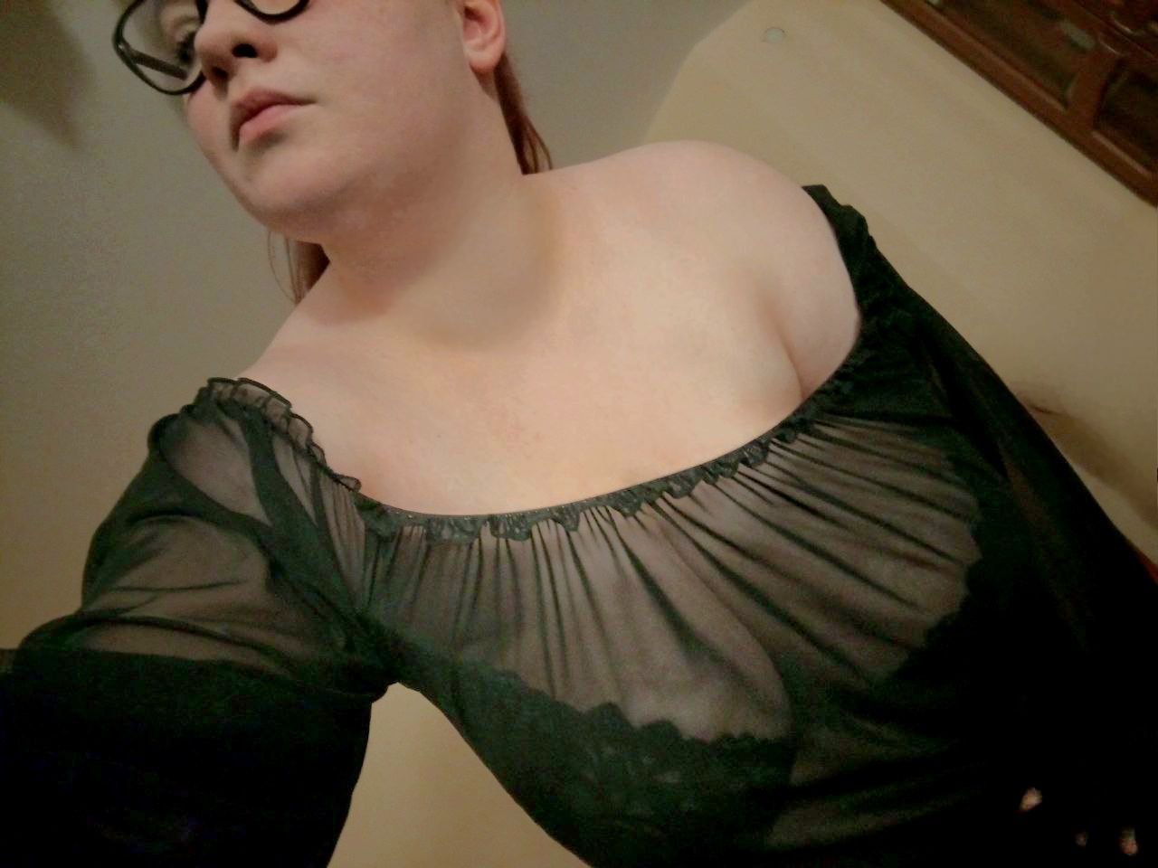 Проститутка Елена с 6 размером груди сделает профессионально анилингус и позовет в гости