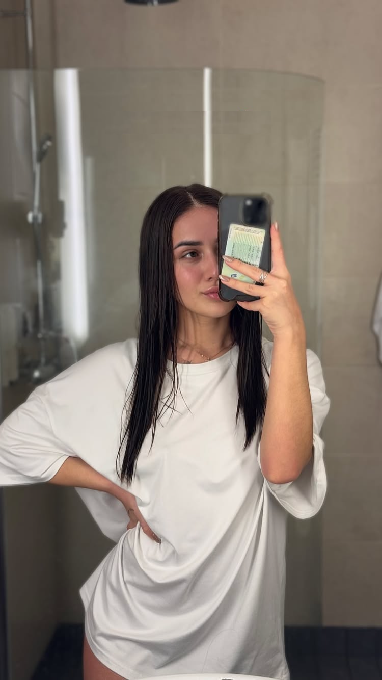 БРЮНЕТКА АЛИНА 25 лет подарит минет в авто и пригласит к себе в Район - Центр