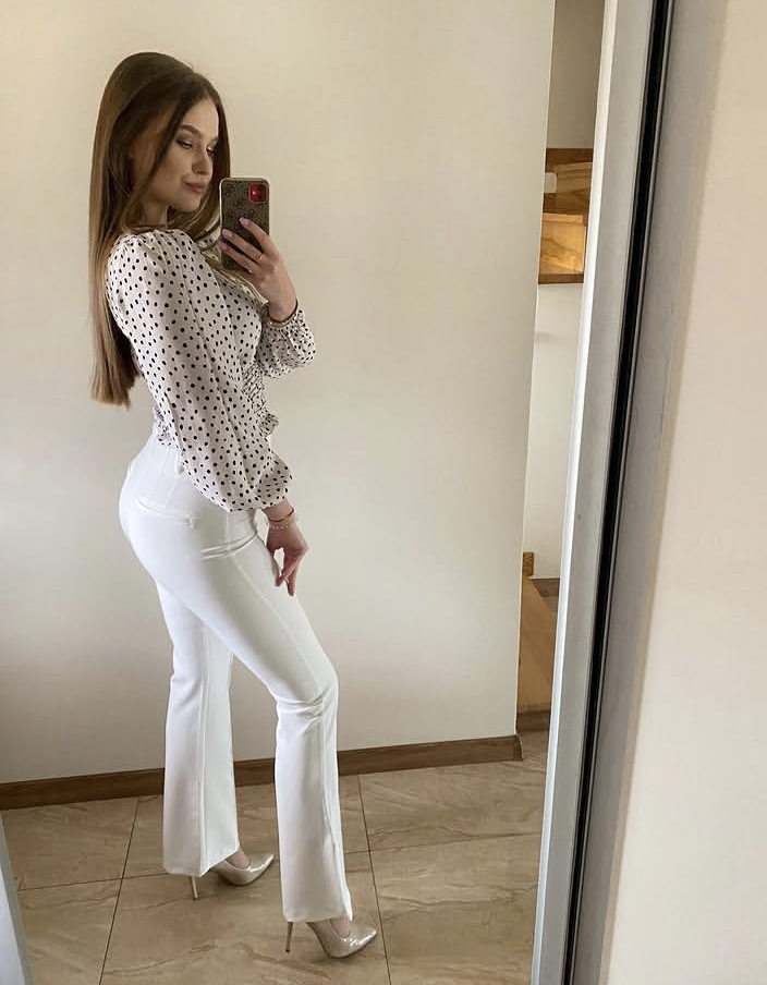 Шатенка Поля с 4 размером груди подарит игрушки и примет у себя в Район - Центр