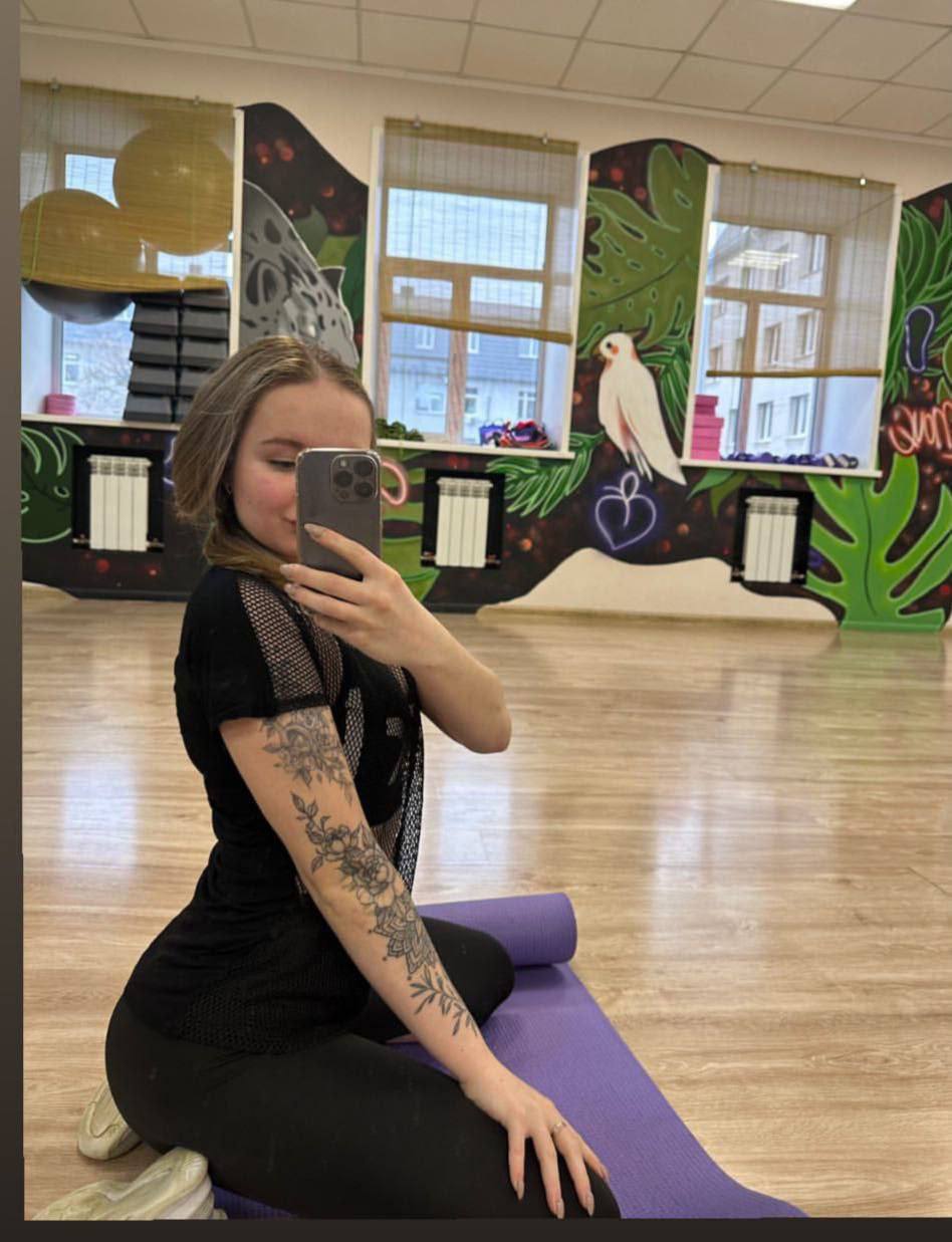 Индивидуалка Мила с 2 размером груди исполнит фут-фетиш и примет у себя в Любой район