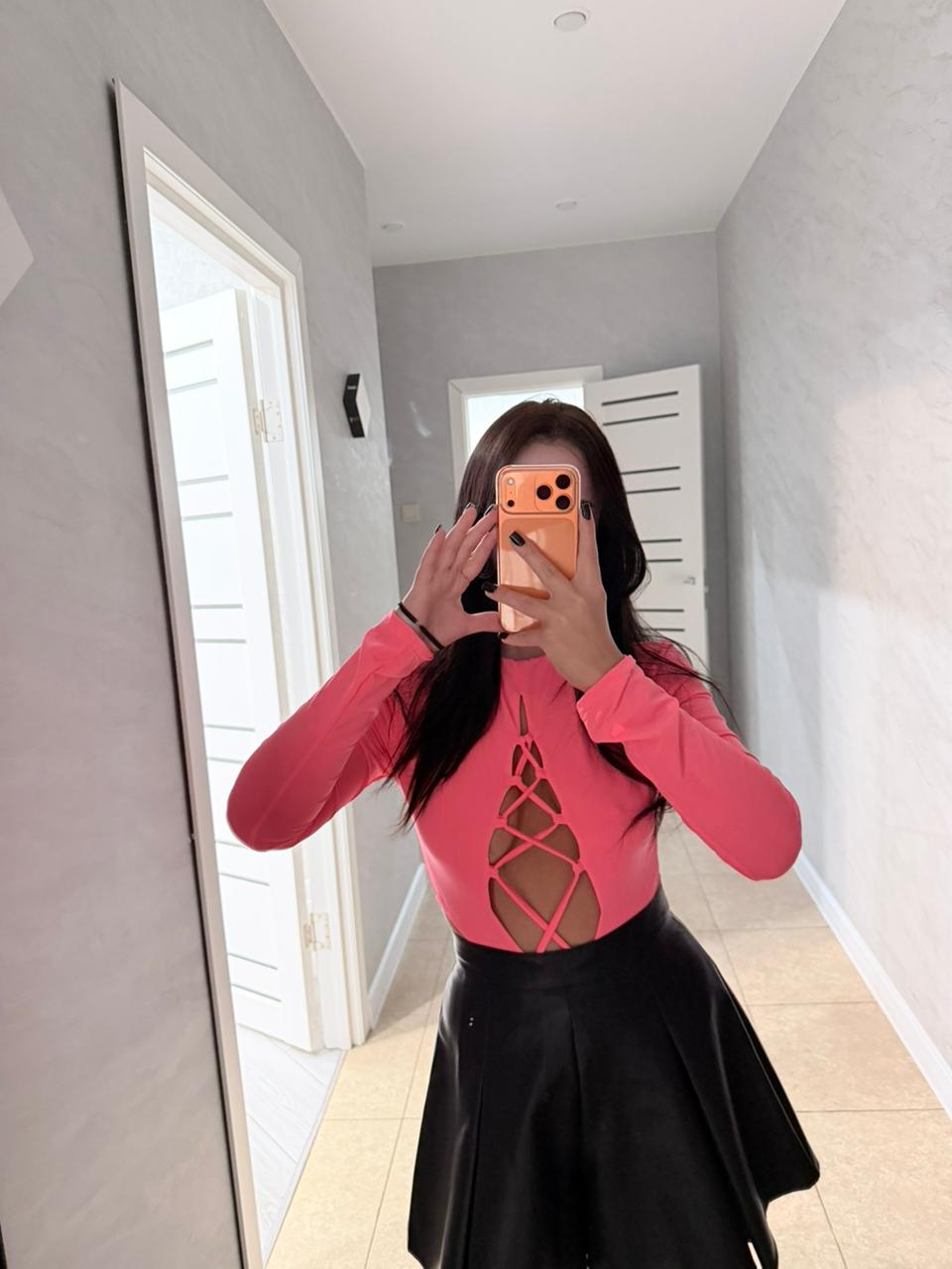 Девушка по вызову Настя стройная исполнит  и примет у себя