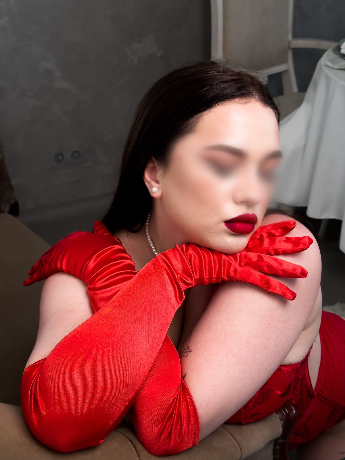 Эскорт СЛАДКАЯ КITTY с 5 размером груди сделает нежно окончание на грудь и позовет в гости