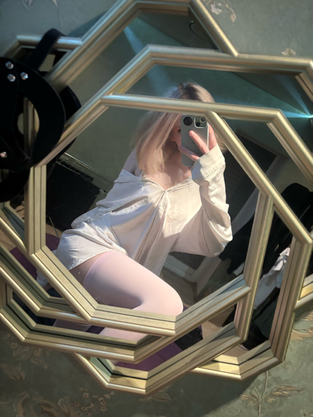 Девочка Илона транс малышка с 1 размером груди сделает с удовольствием анальный секс и пригласит к себе в Любой район