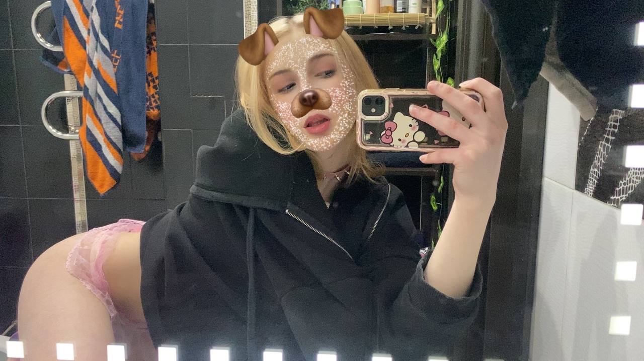 Девушка по вызову Илона 18 лет исполнит окончание на грудь и пригласит к себе