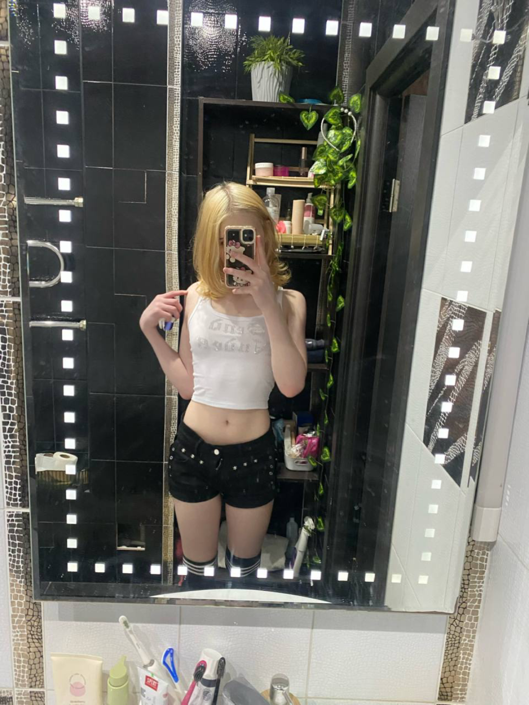 Шлюха Илона стройная сделает с удовольствием анальный секс и позовет в гости