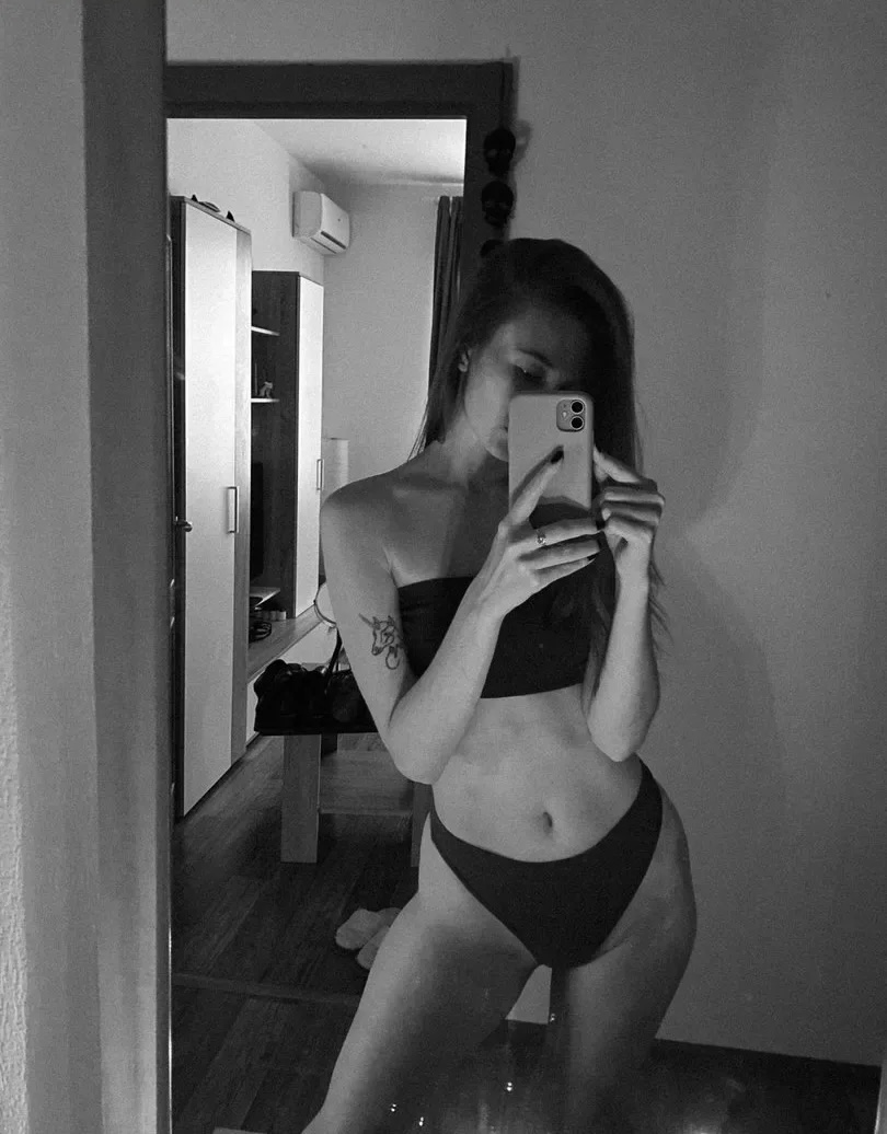 Эскорт Твоя девочка стройная сделает качественно классический секс и позовет в гости в Район - Юго-Запад