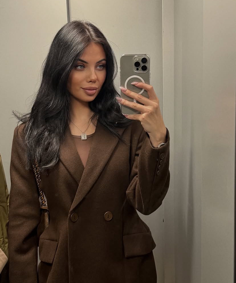 Девушка ЛИКА с 3 размером груди сделает с удовольствием минет без резинки и пригласит к себе