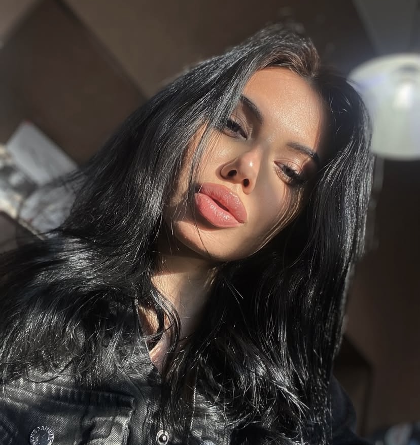 Профессионалка ЛИКА 27 лет сделает нежно окончание на грудь и позовет в гости