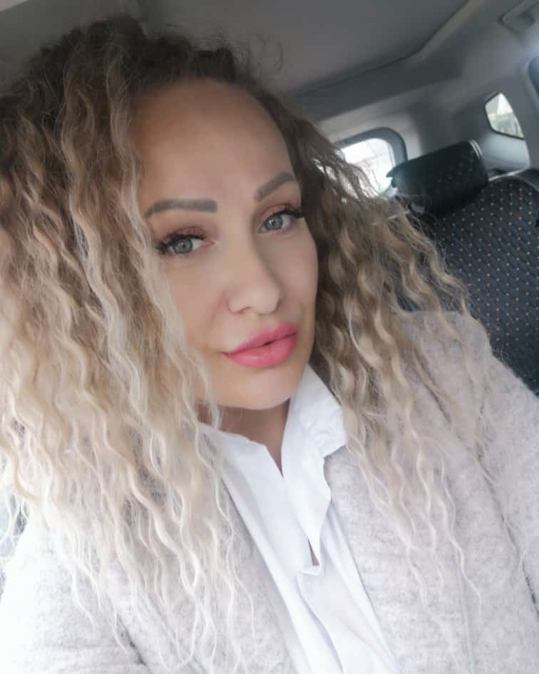 Профессионалка Королевский минет с 4 размером груди сделает нежно окончание в рот и позовет в гости в Район - Центр