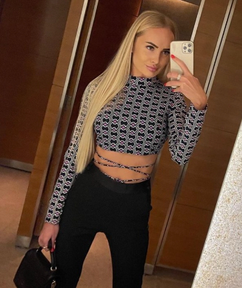 Девочка САШЕНЬКА 30 лет сделает нежно  и примет у себя в Район - Центр