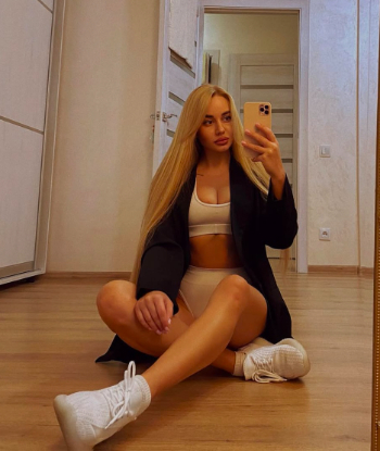 Шлюха УЛЬЯНА стройная сделает качественно семейным парам и примет у себя в Район - Центр