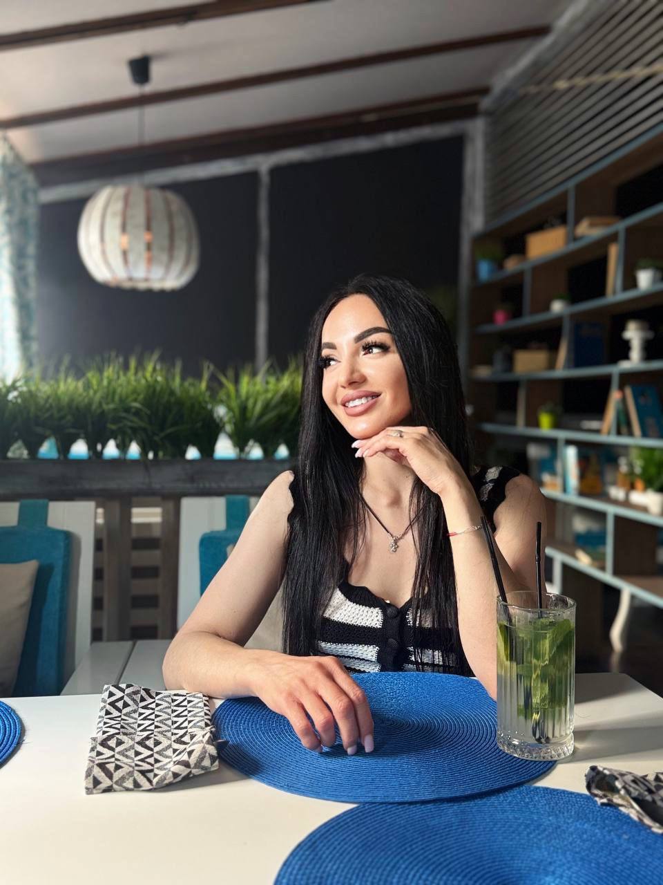 Брюнетка МИЯ REAL PHOTO с 2 размером груди сделает нежно золотой дождь выдача и позовет в гости в Район - Центр