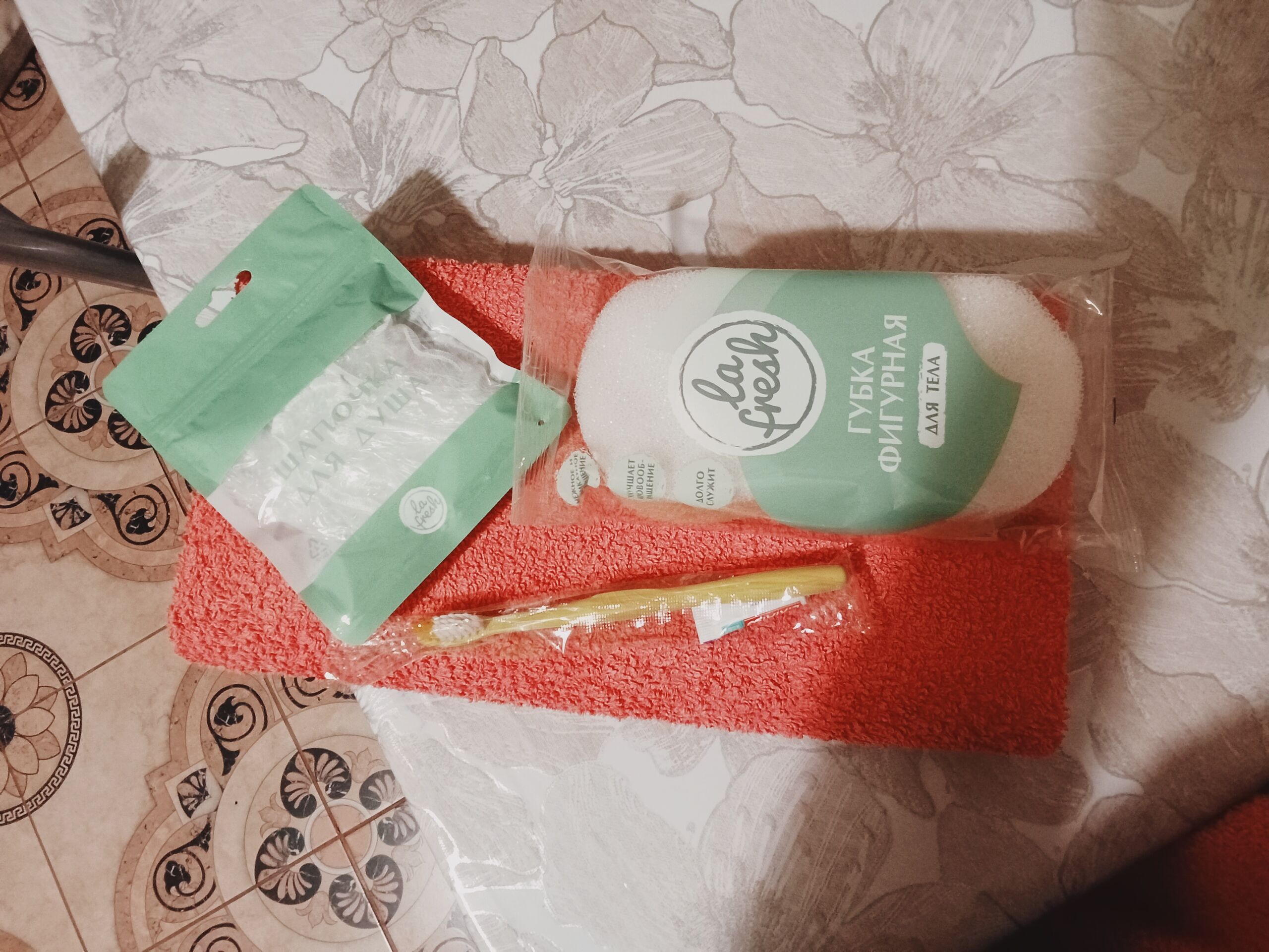 Девушка пара МЖ спортивная сделает качественно фистинг анальный и позовет в гости