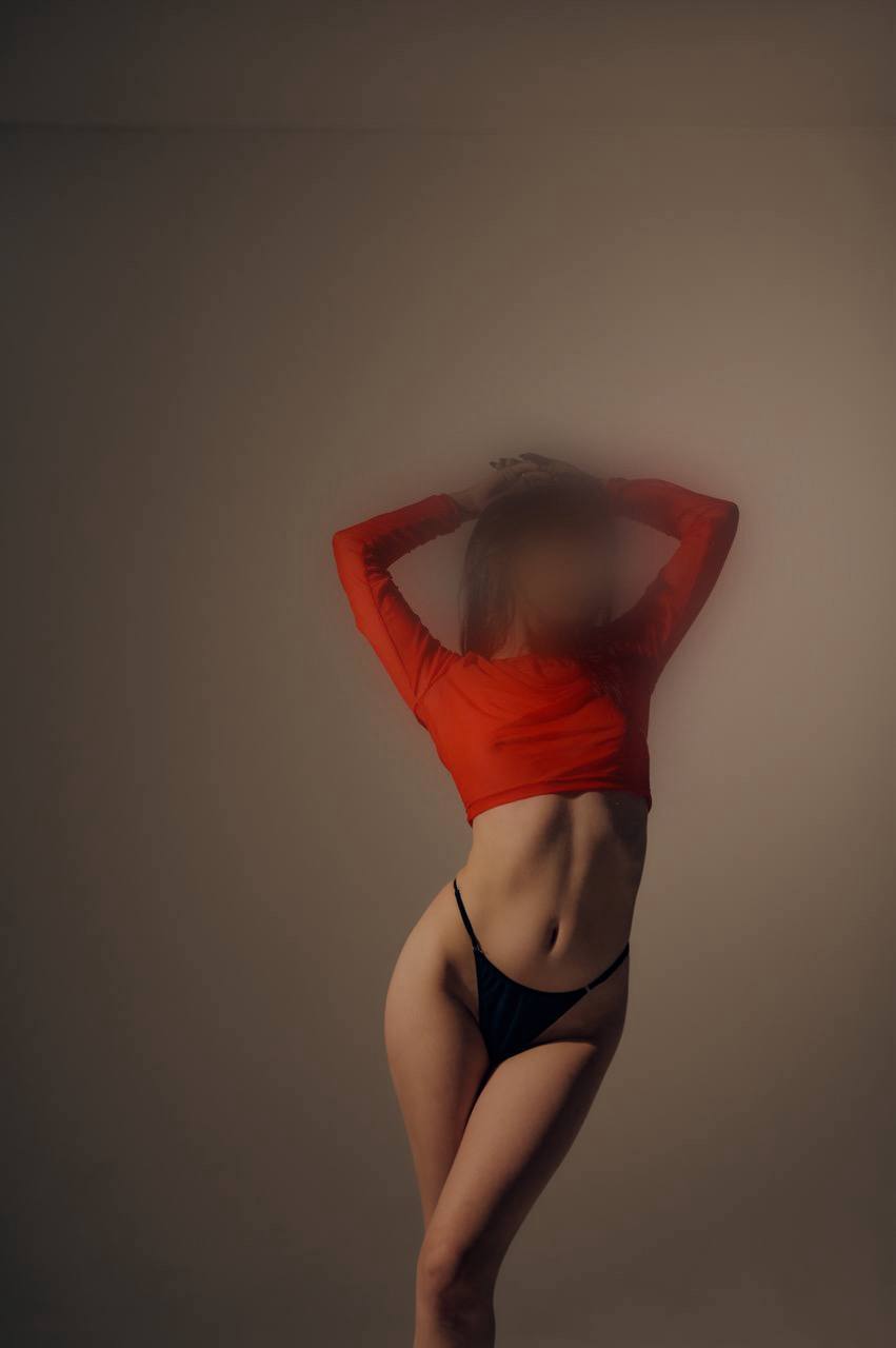 Эскорт Адель стройная сделает профессионально классический секс и пригласит к себе