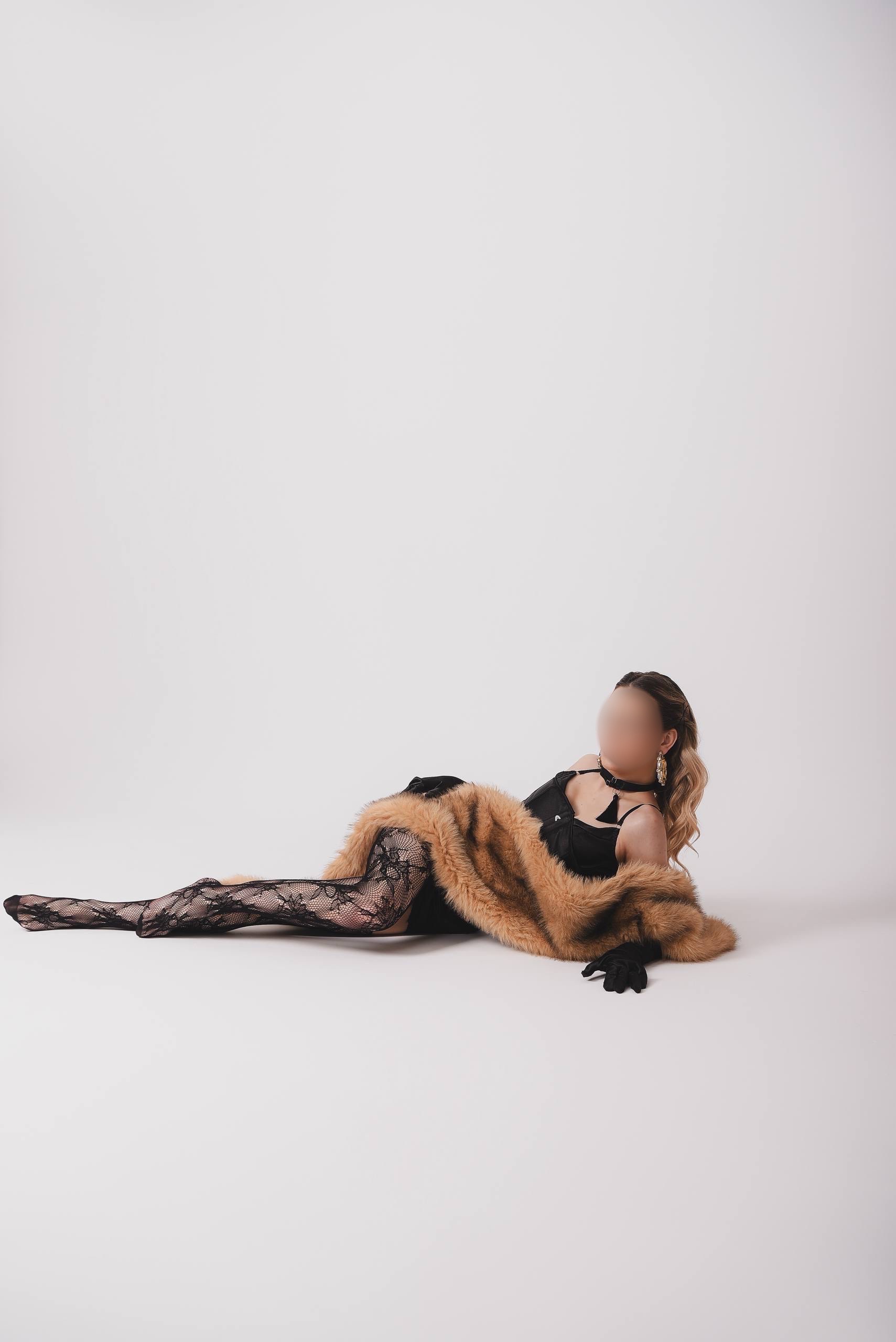 Девушка Мария стройная исполнит страпон и пригласит к себе в Район - Юго-Запад