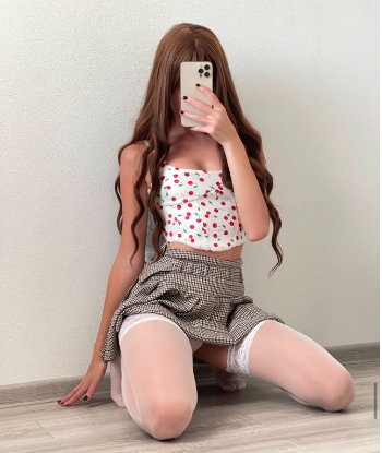 ШАТЕНКА НИКА стройная исполнит классический секс и позовет в гости в Район - Центр